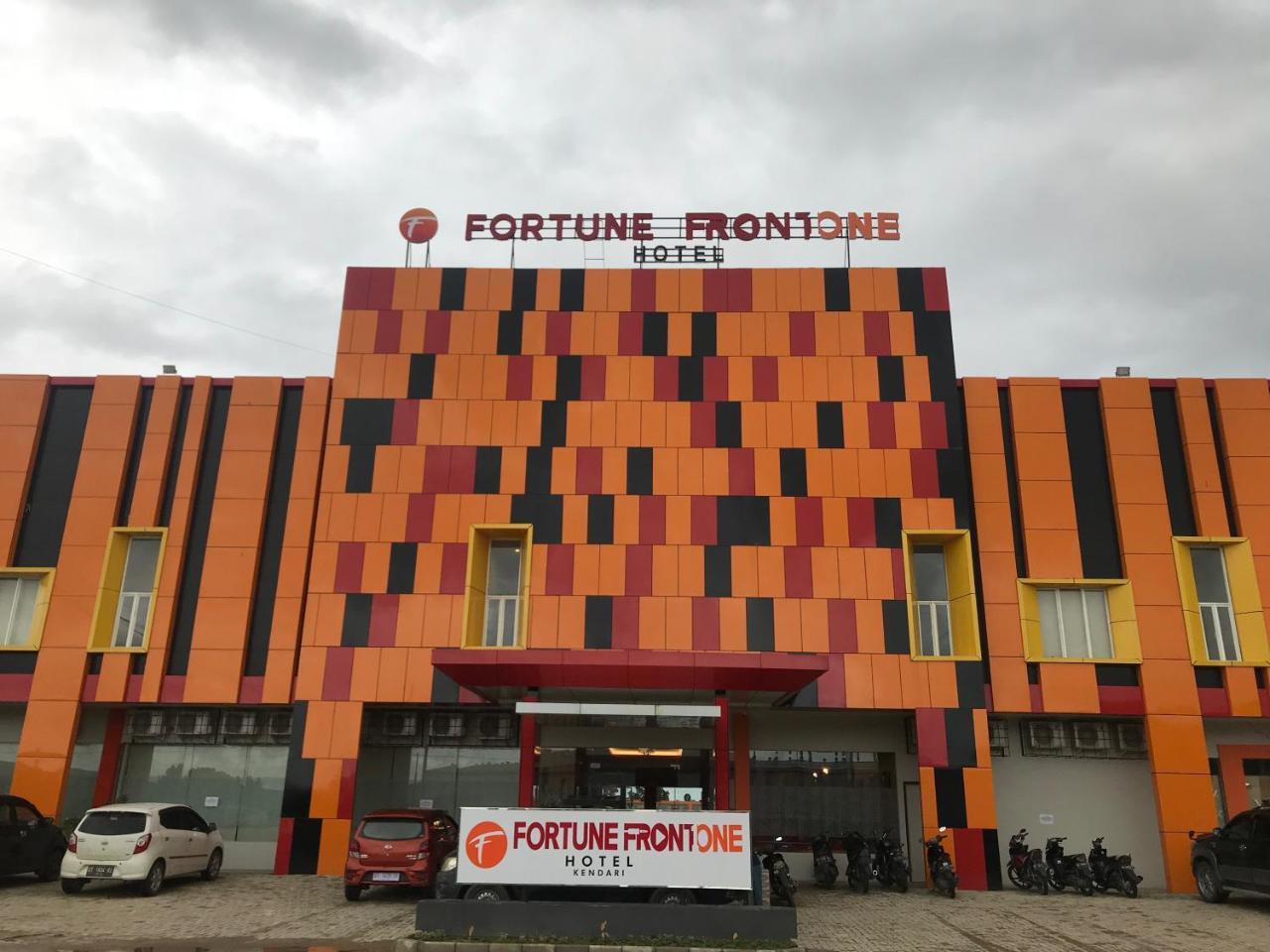 Fortune Front One Hotel Kendari Eksteriør bilde