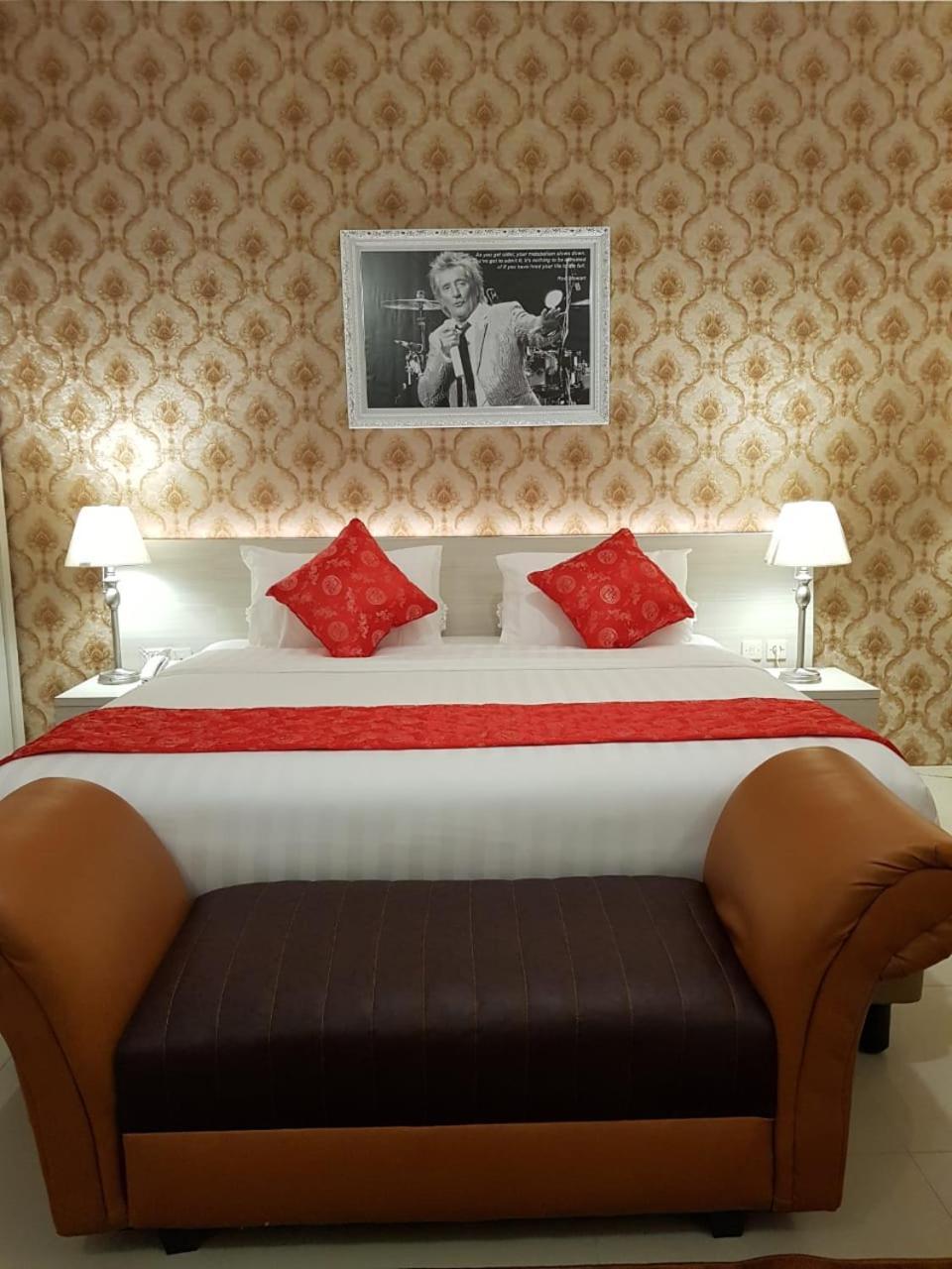 Fortune Front One Hotel Kendari Eksteriør bilde