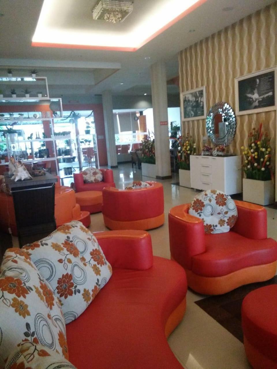 Fortune Front One Hotel Kendari Eksteriør bilde