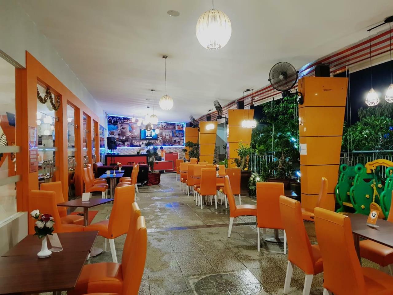 Fortune Front One Hotel Kendari Eksteriør bilde