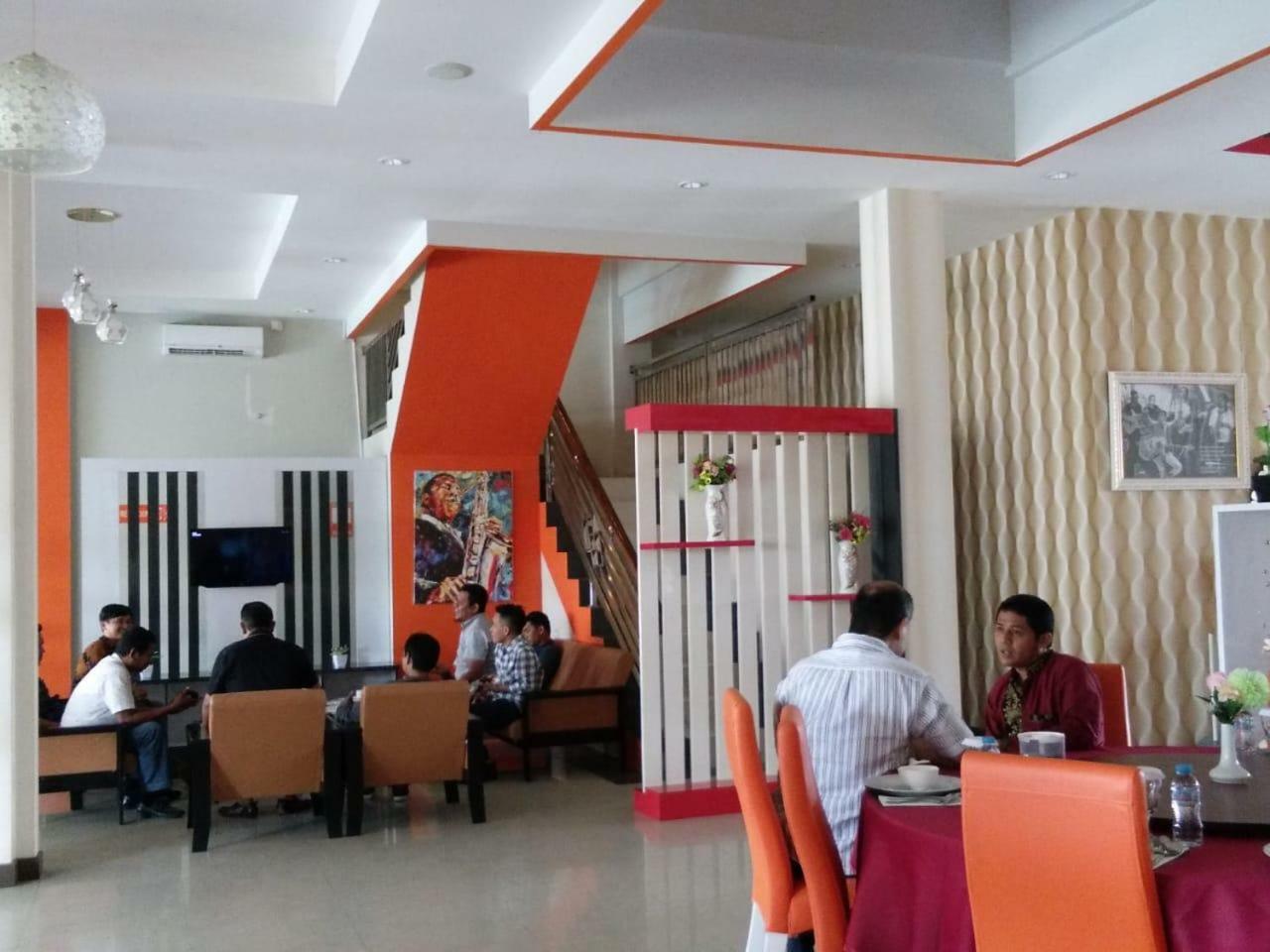 Fortune Front One Hotel Kendari Eksteriør bilde