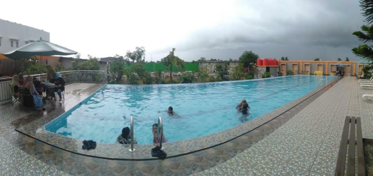 Fortune Front One Hotel Kendari Eksteriør bilde