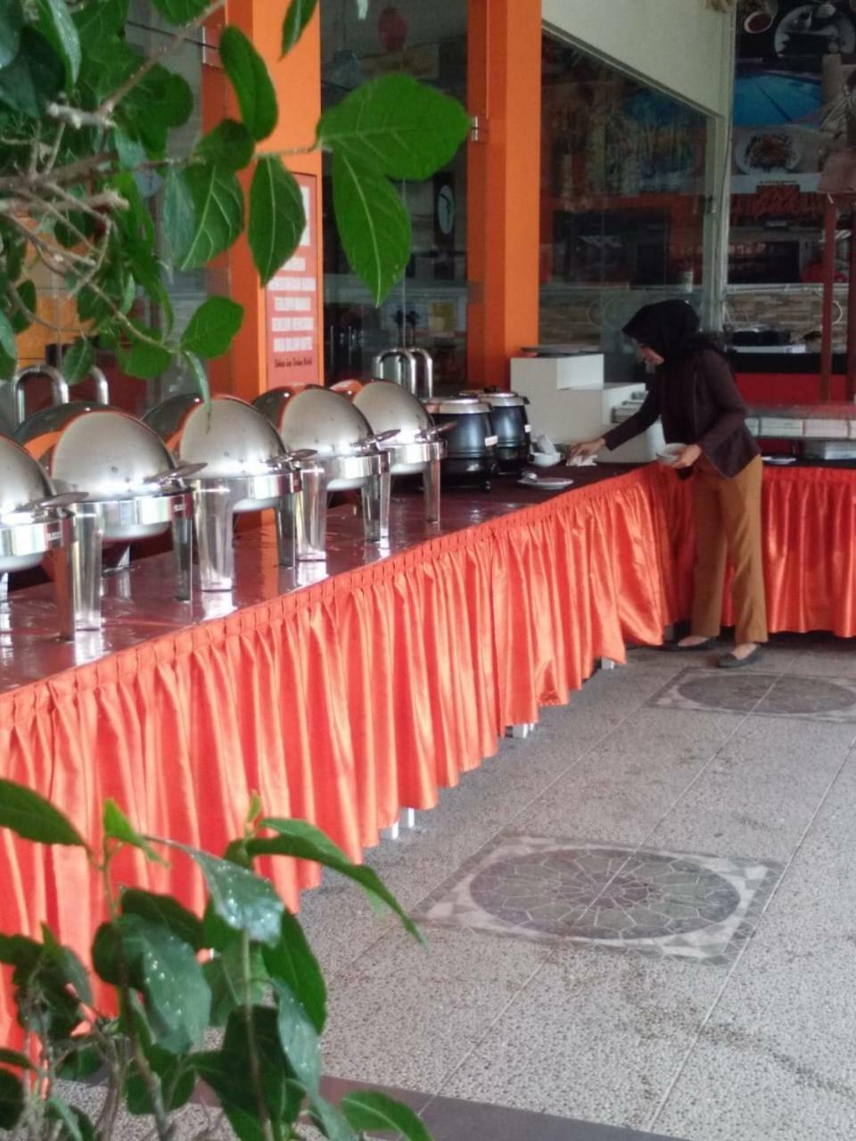 Fortune Front One Hotel Kendari Eksteriør bilde