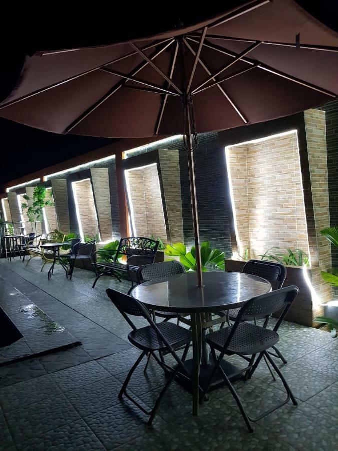 Fortune Front One Hotel Kendari Eksteriør bilde