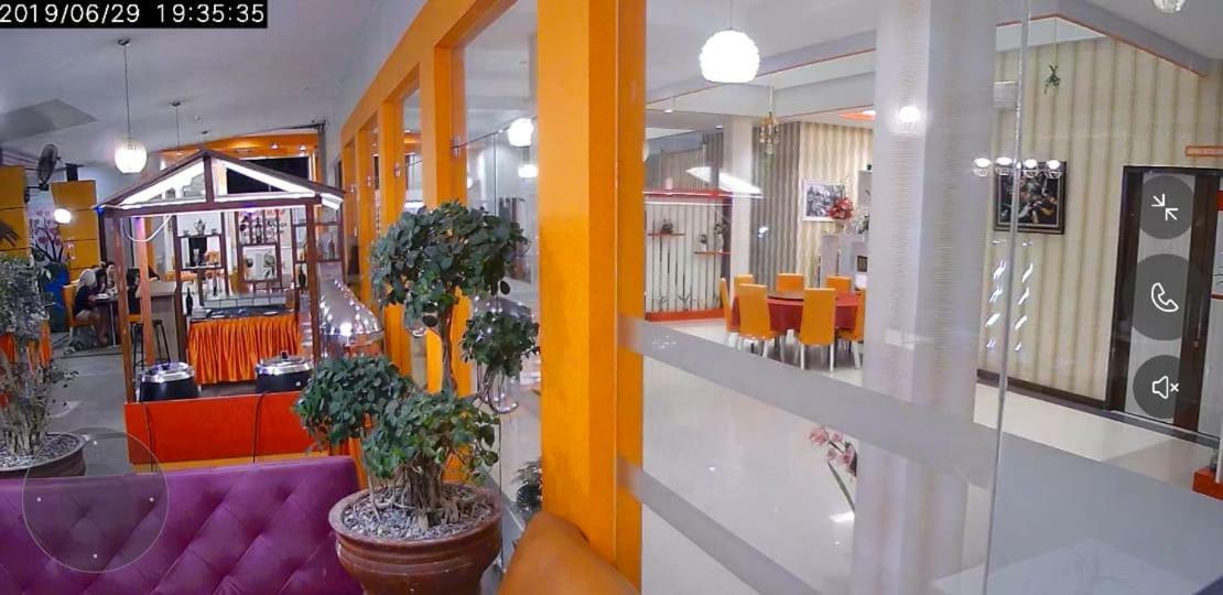 Fortune Front One Hotel Kendari Eksteriør bilde