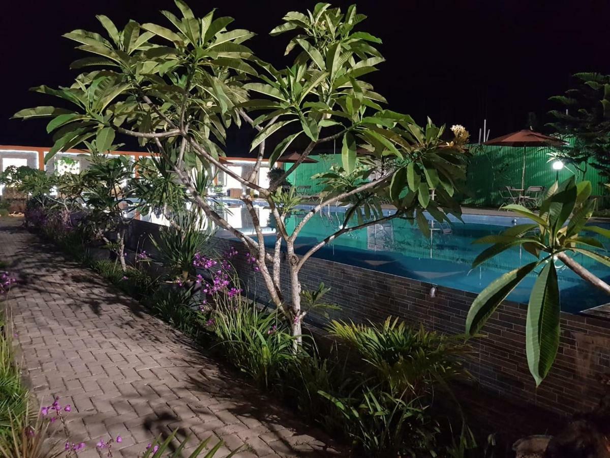 Fortune Front One Hotel Kendari Eksteriør bilde