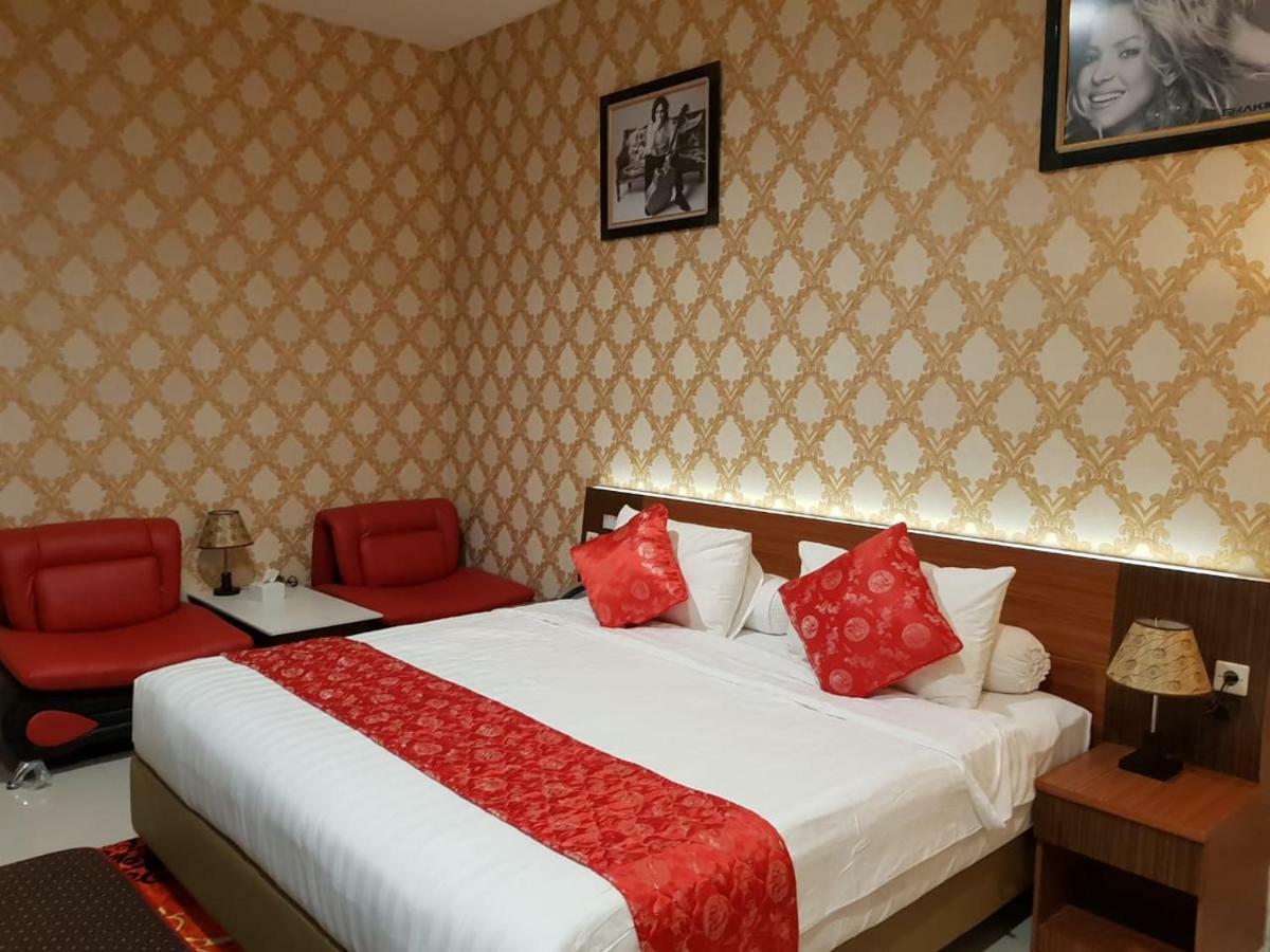 Fortune Front One Hotel Kendari Eksteriør bilde