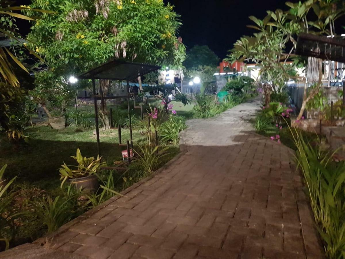Fortune Front One Hotel Kendari Eksteriør bilde