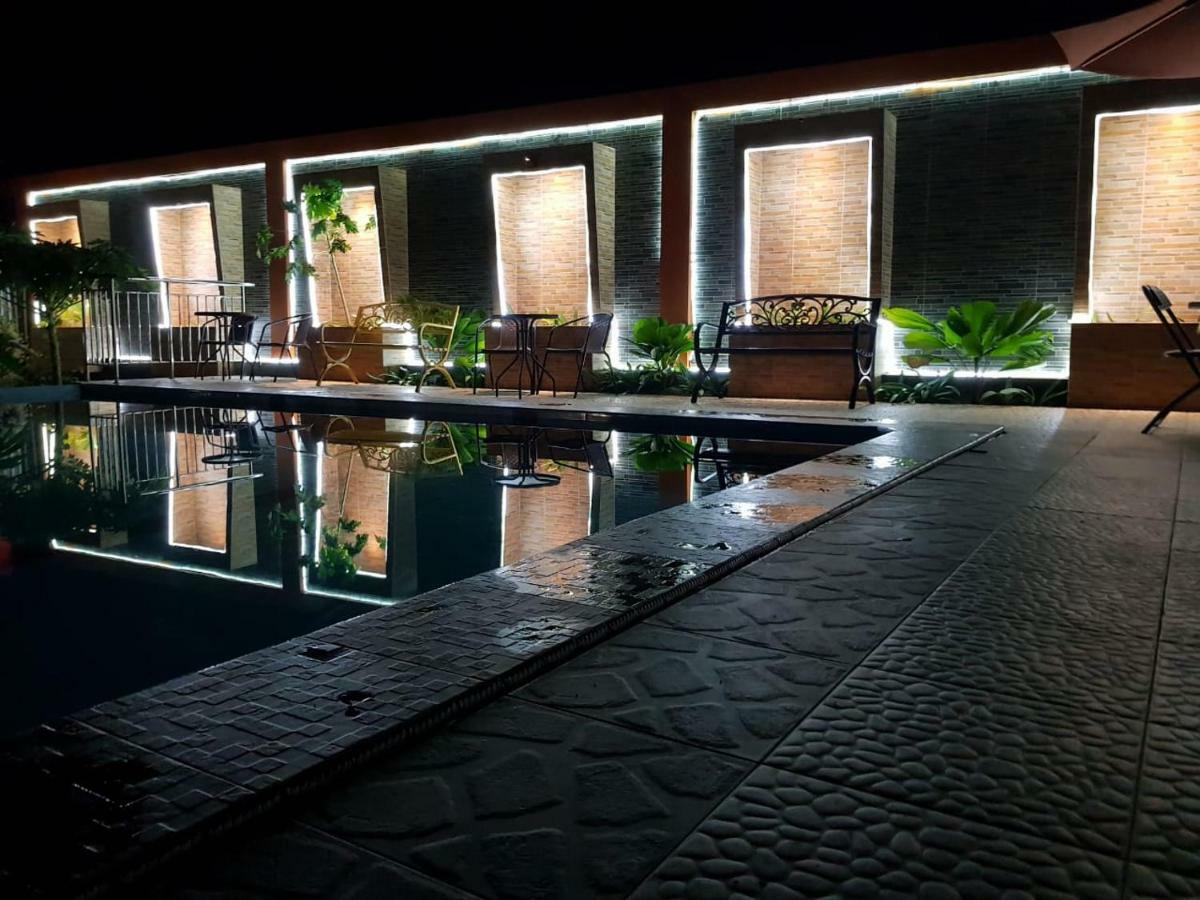 Fortune Front One Hotel Kendari Eksteriør bilde