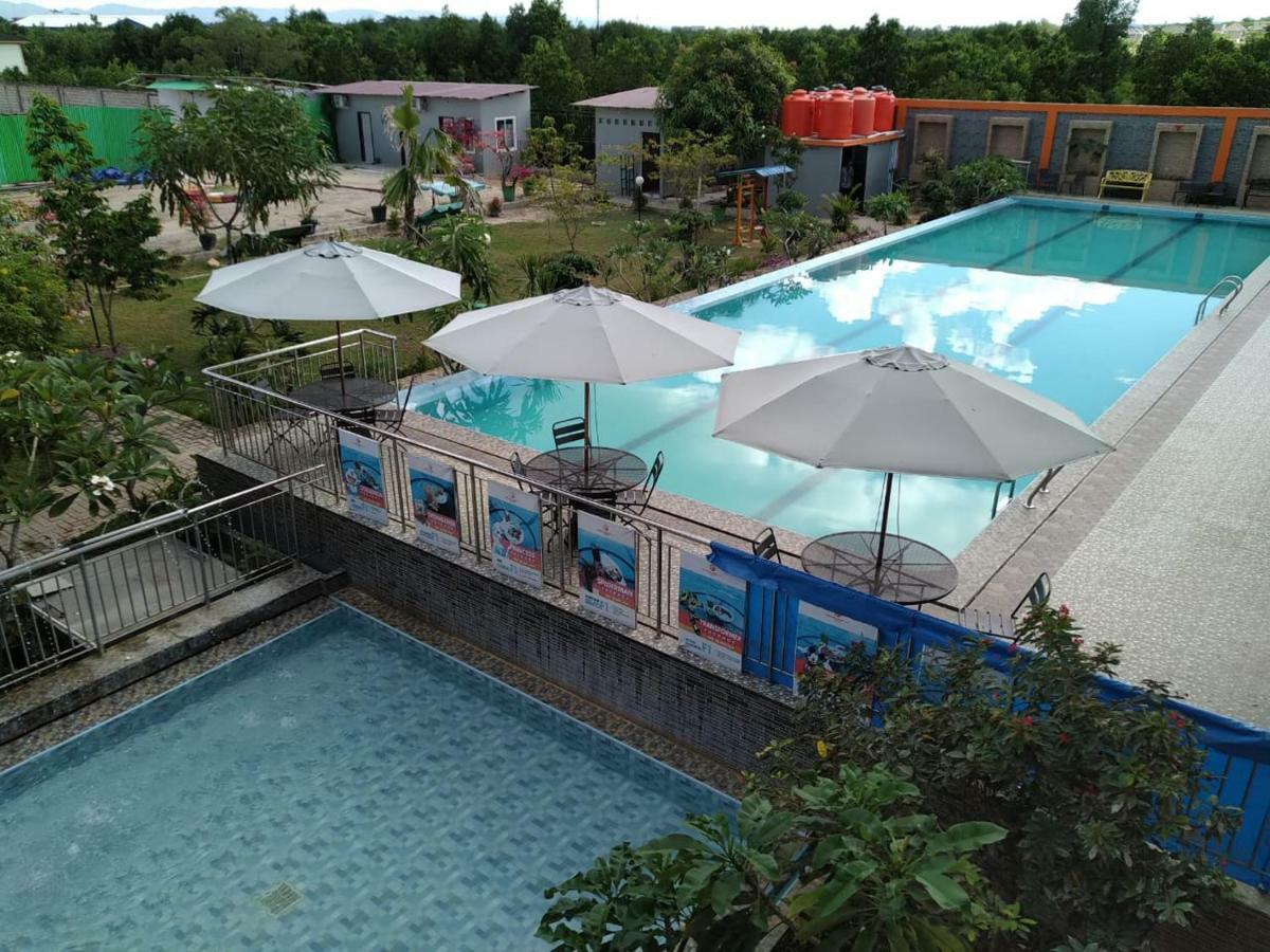 Fortune Front One Hotel Kendari Eksteriør bilde