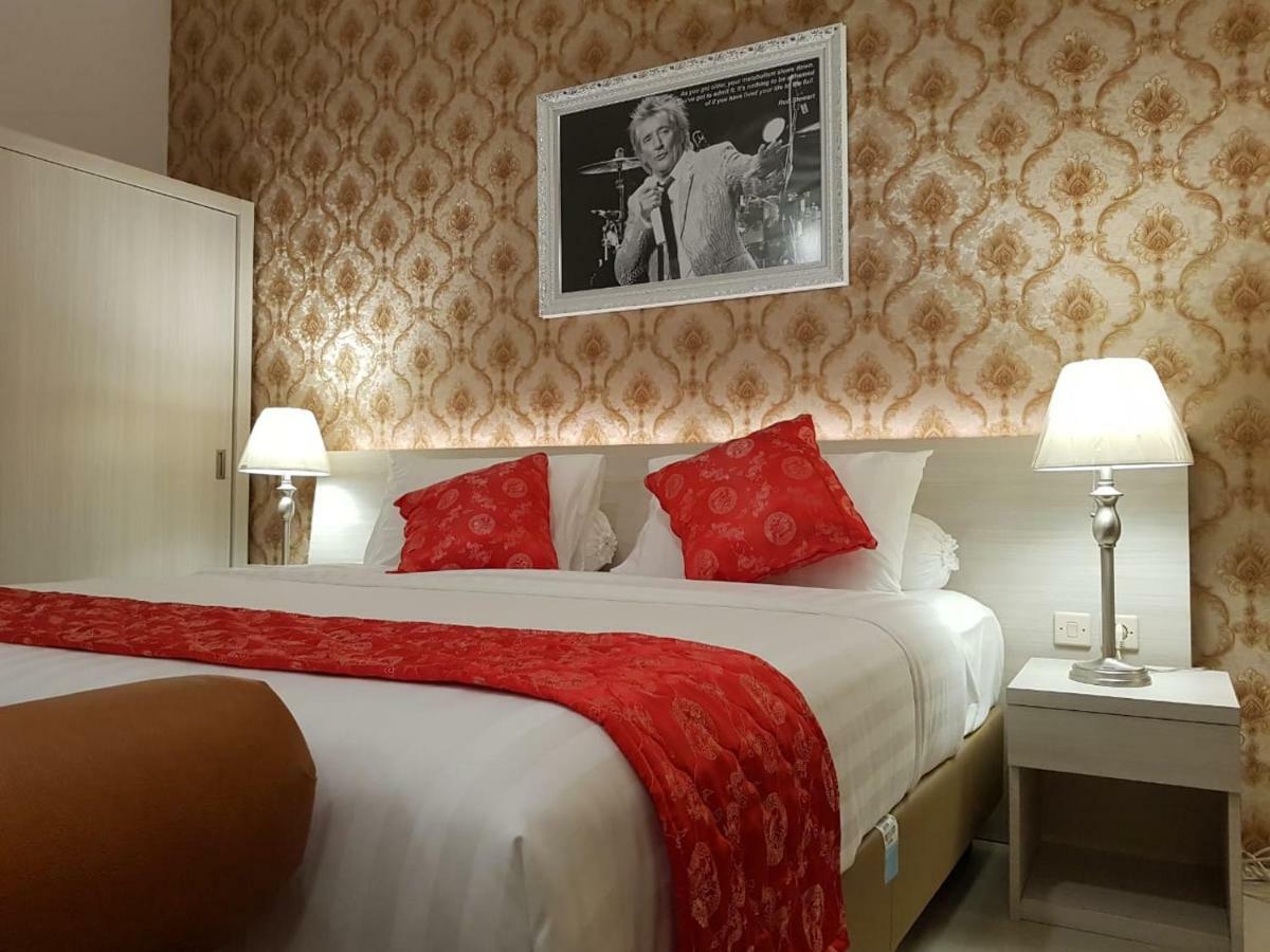 Fortune Front One Hotel Kendari Eksteriør bilde