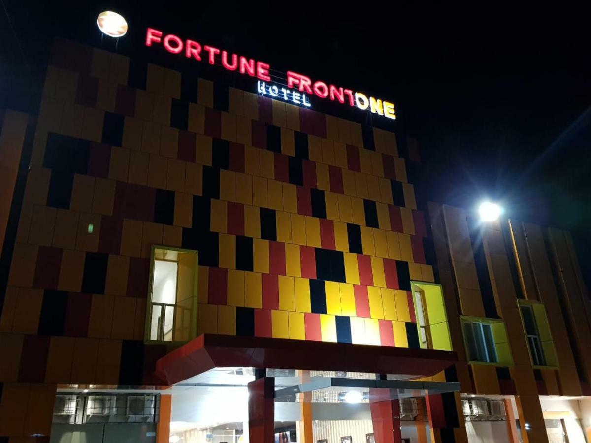 Fortune Front One Hotel Kendari Eksteriør bilde