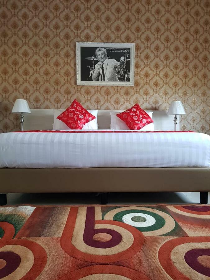 Fortune Front One Hotel Kendari Eksteriør bilde