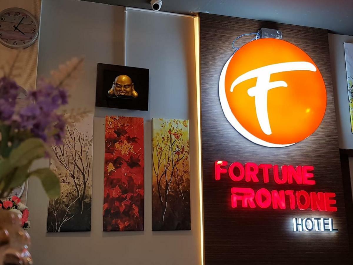 Fortune Front One Hotel Kendari Eksteriør bilde