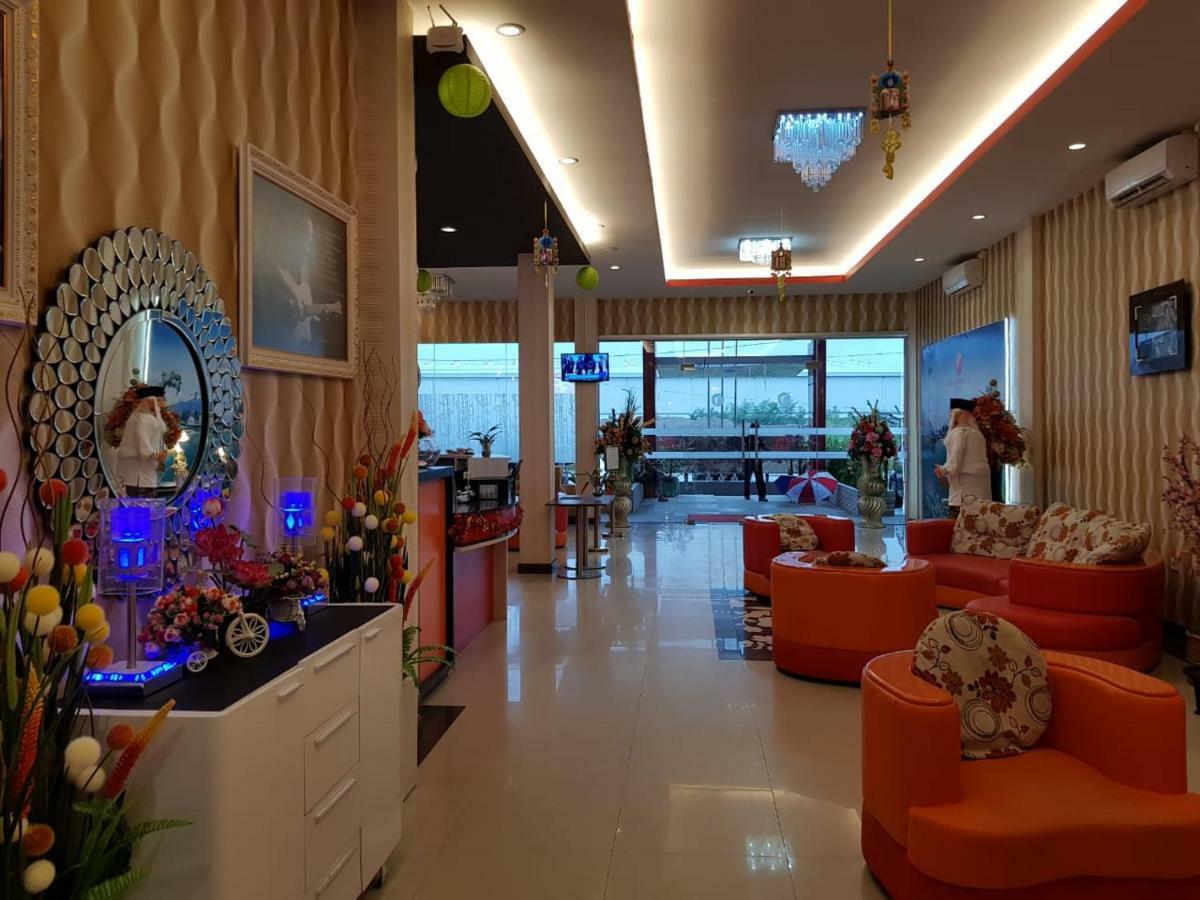 Fortune Front One Hotel Kendari Eksteriør bilde