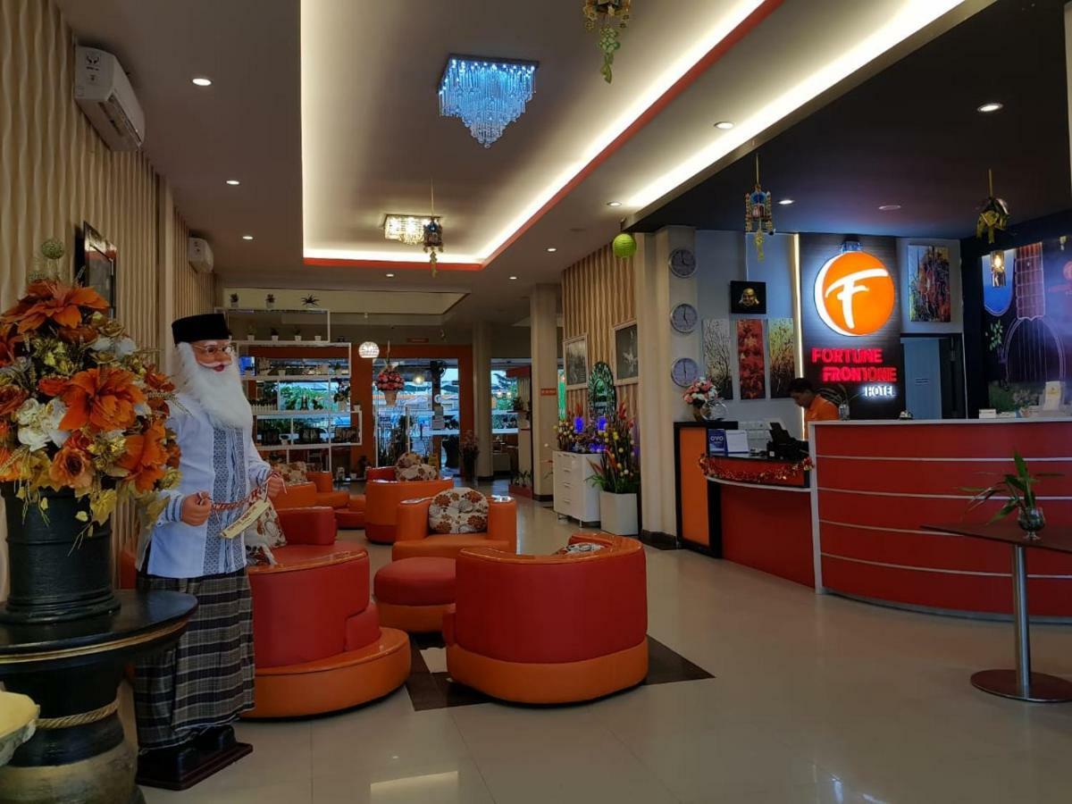 Fortune Front One Hotel Kendari Eksteriør bilde