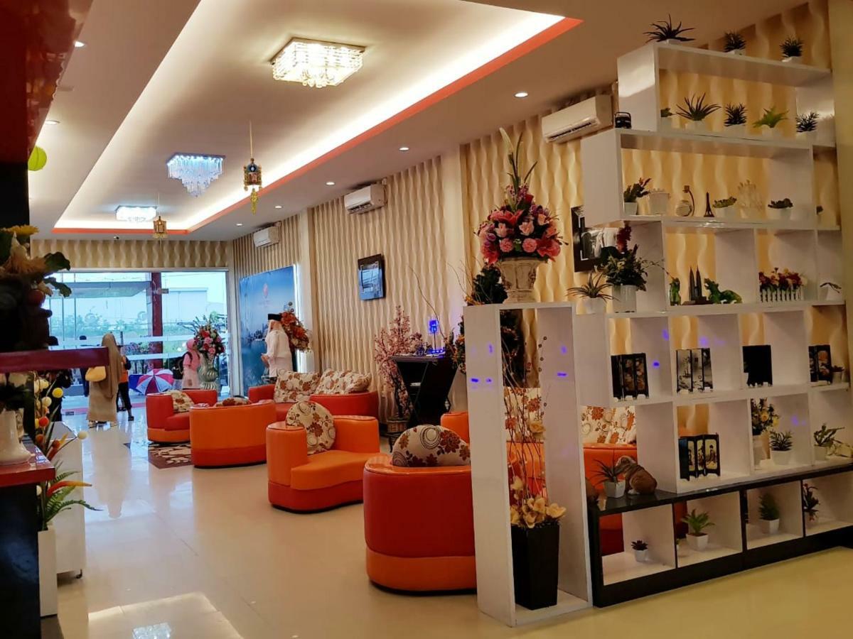 Fortune Front One Hotel Kendari Eksteriør bilde