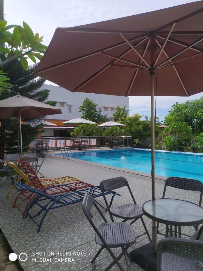 Fortune Front One Hotel Kendari Eksteriør bilde