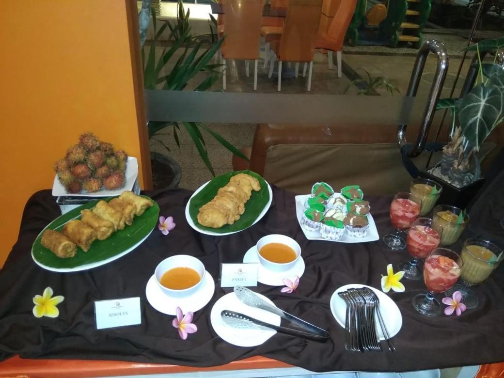 Fortune Front One Hotel Kendari Eksteriør bilde